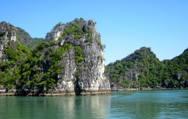 Top 6 hòn đảo đẹp nhất ở Hạ Long được khách du lịch bình chọn13