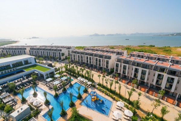 Top 4 khách sạn có bể bơi "sịn sò" nhất tại Hạ Long