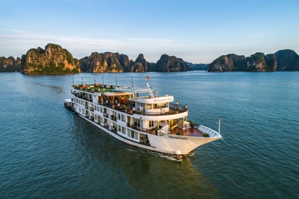 3 Tour du thuyền Hạ Long Tết Tân Sửu 2021 đáng "đồng tiền bát gạo"