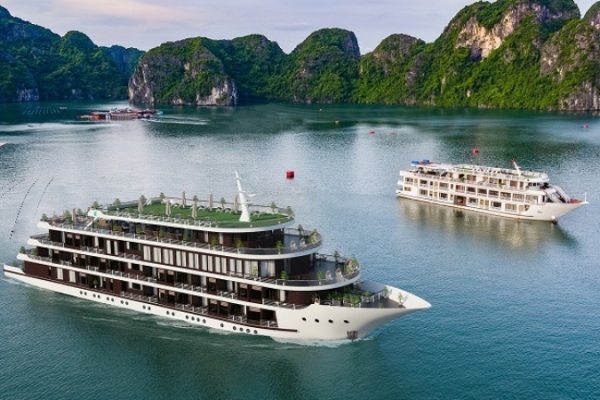 Tận hưởng kỳ nghỉ lý thú cùng Dynasty Legend - "Resort nổi" trên vịnh Hạ Long
