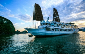 Du thuyền Oriental Sails 8, 11 & 18 cabin 