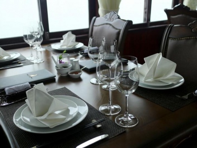 du-thuyen-phoenix-restaurant2