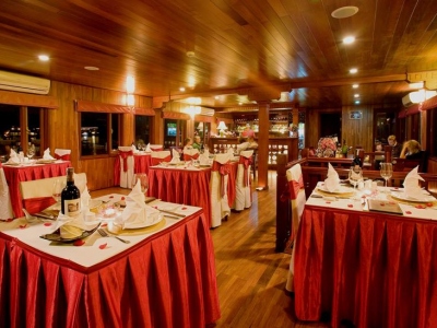 du-thuyen-valentine-restaurant2