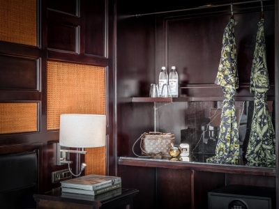 President-Cruises---Walk-in-closet-2