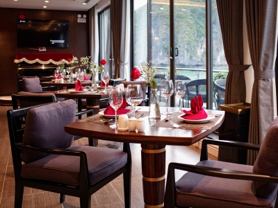 Stellar-of-the-Sea-cruise-Restaurant-(2)