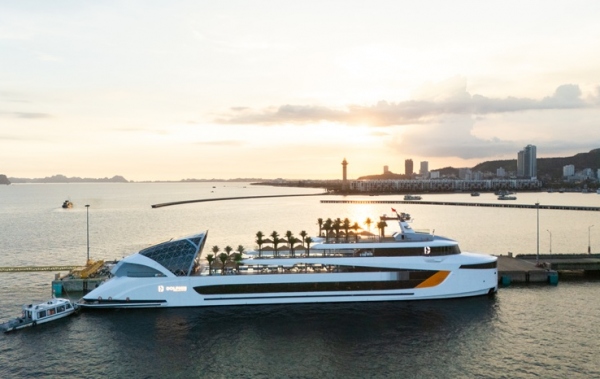 Dolphin Hạ Long Cruise – Siêu du thuyền trong ngày lớn nhất Vịnh Hạ Long