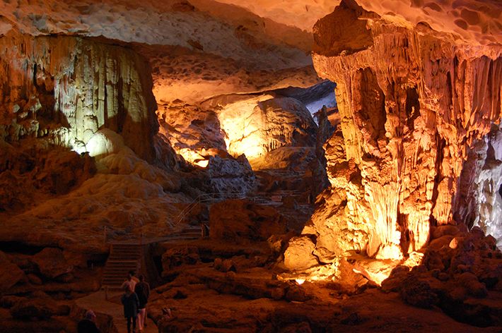 TOP 5 hang động ấn tượng nhất ở vịnh Hạ Long7