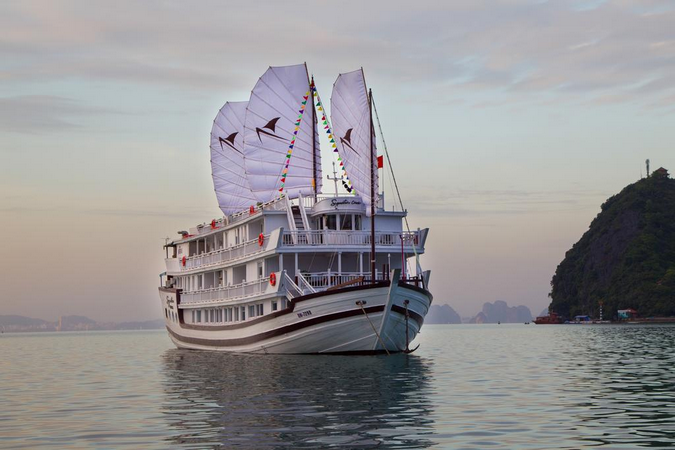 TOP 6 du thuyền Hạ Long đang giảm giá “sâu” - Hè 20182