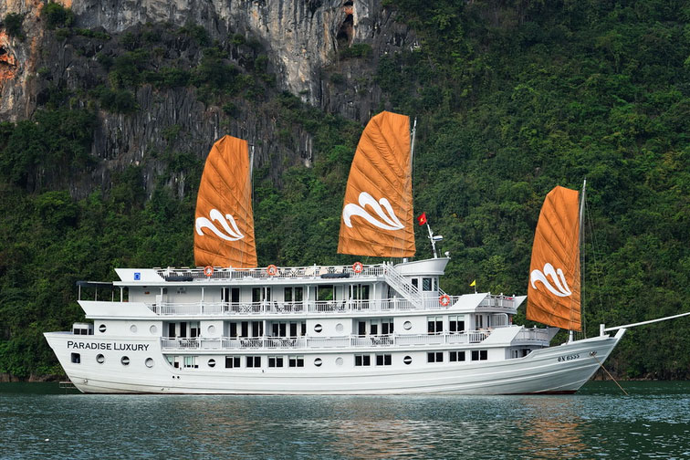 TOP 8 du thuyền hạng sang ở Hạ Long được khách Việt Nam yêu thích4