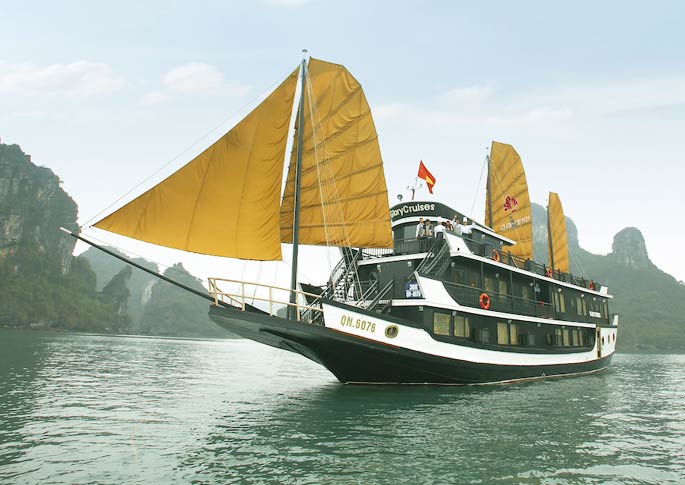 du thuyền du lịch Vịnh Hạ Long